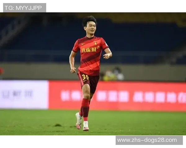 足球张威：从草根到顶尖球员的奋斗历程与精彩瞬间